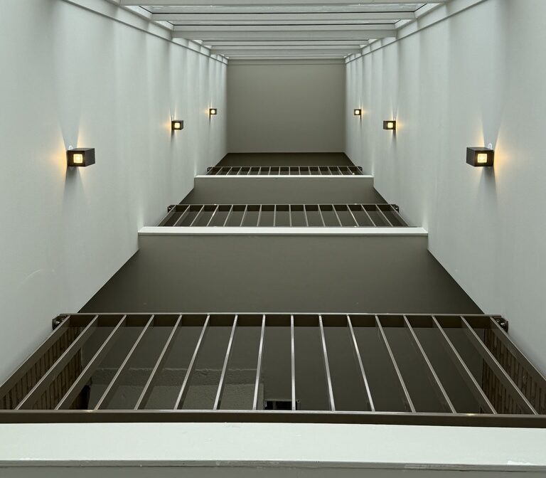 Wandverlichting installatie Eindhoven in trappenhuis