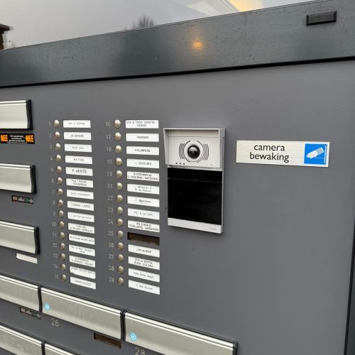 Intercom installatie Eindhoven in appartementencomplex met camera
